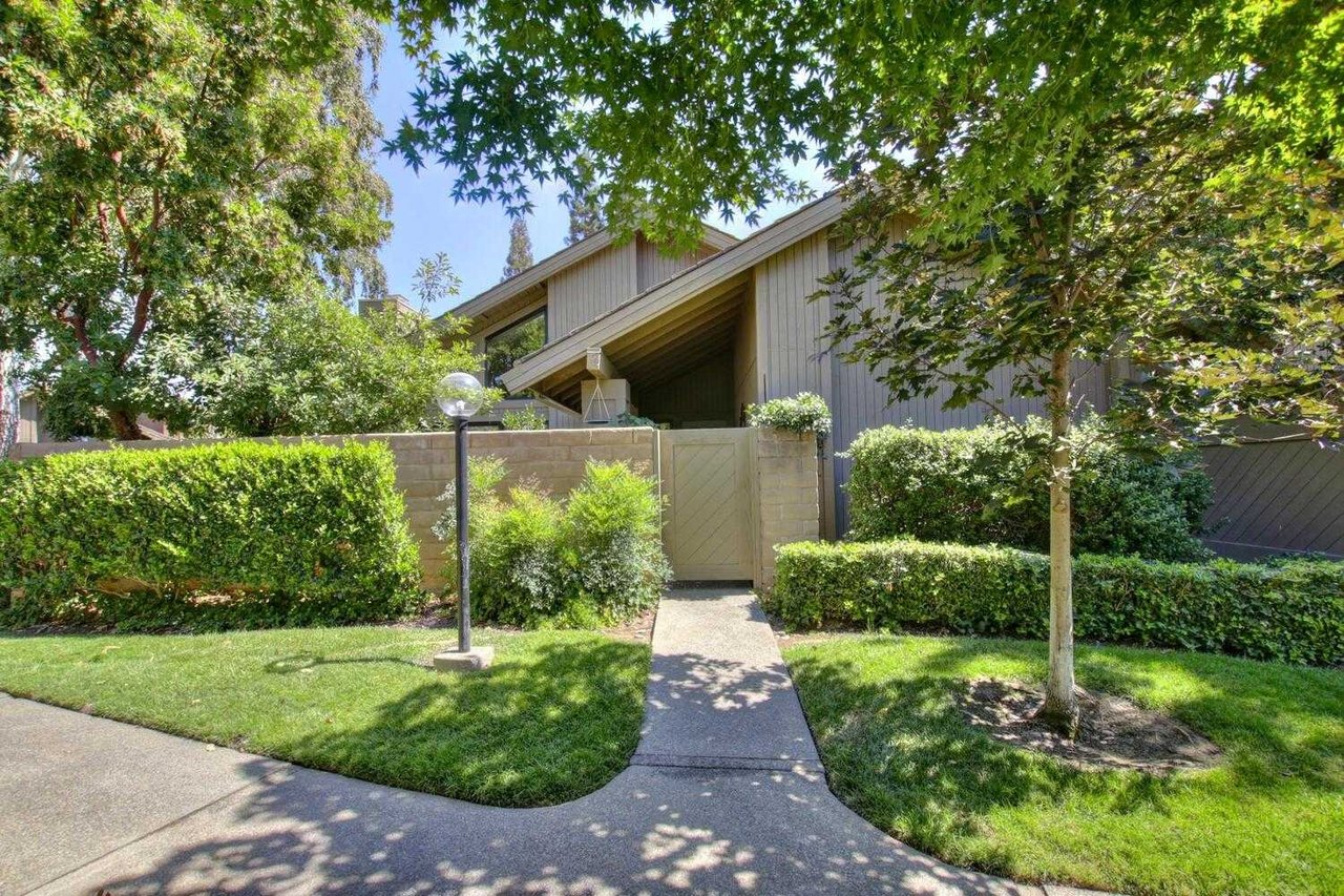 2100 Promontory Point Lane