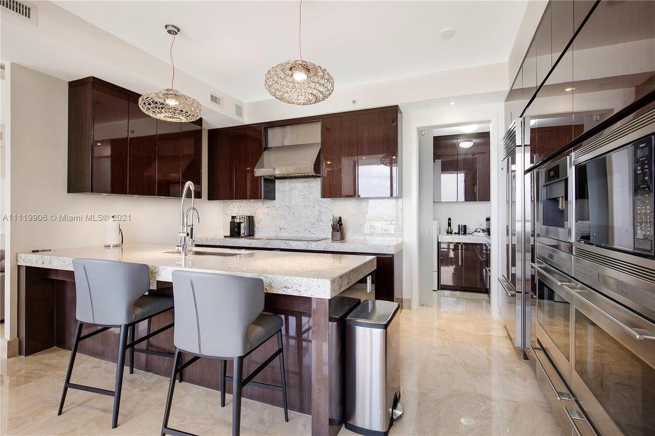 9705 Collins Ave, #1403N