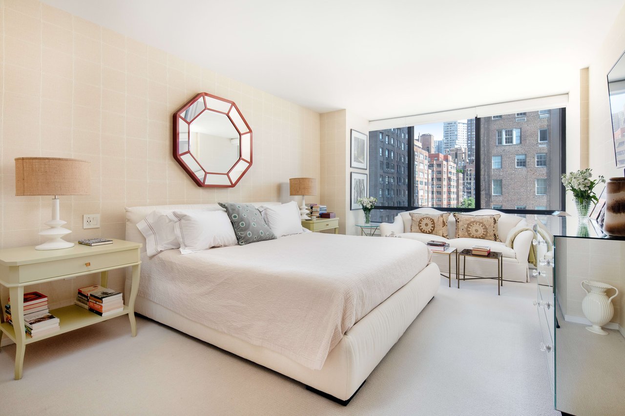 870 United Nations Plaza, 8E