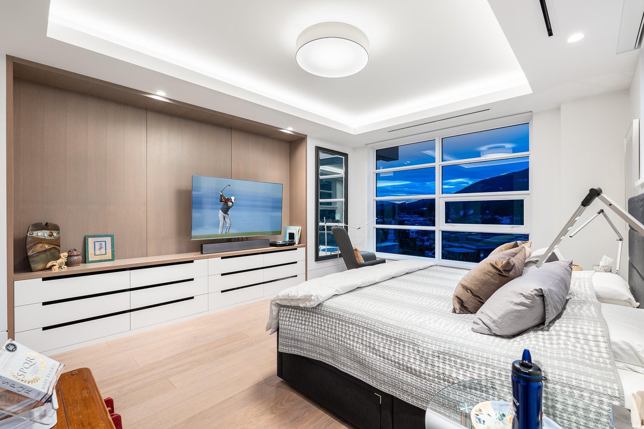 503-2289 Bellevue Ave