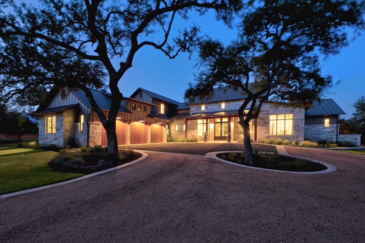 Luxury estate in Dripping Springs near Camp Lucy