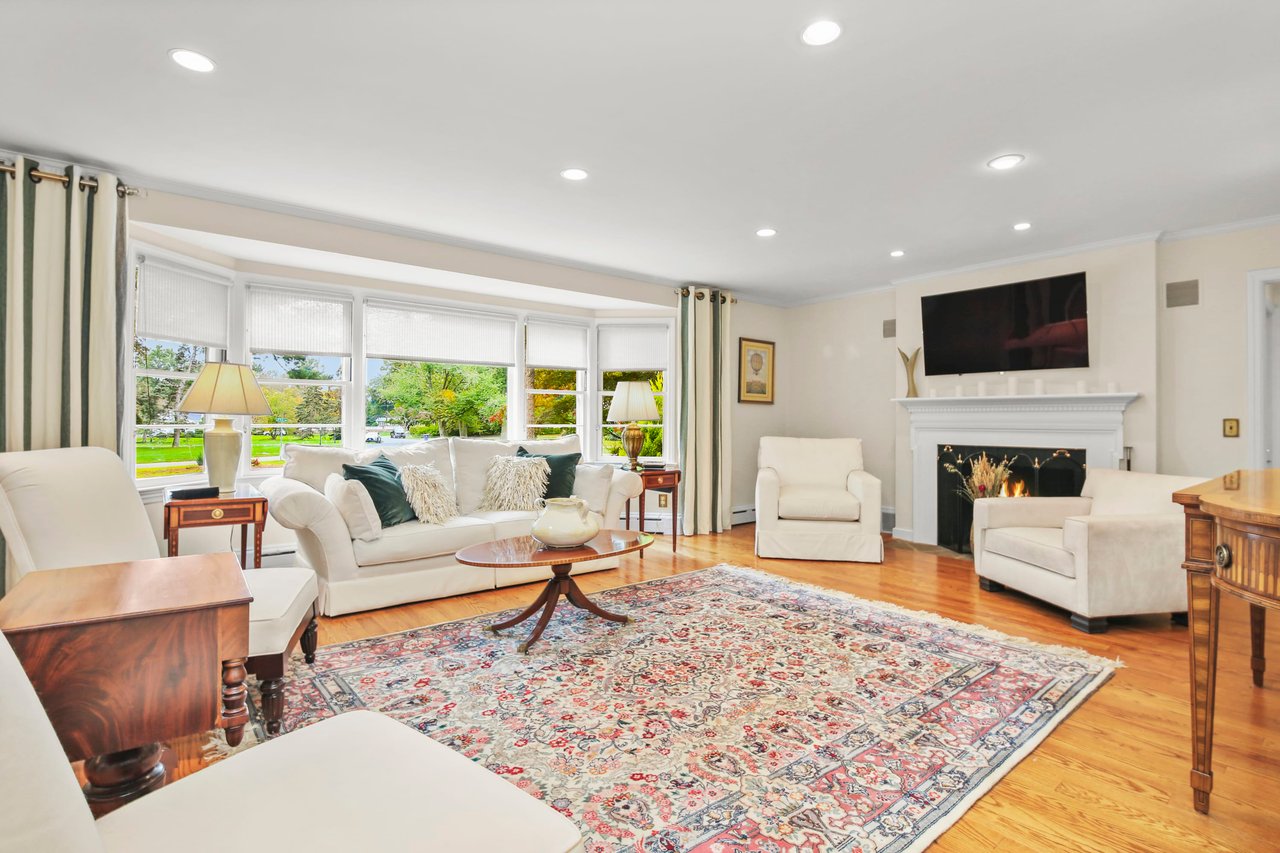 24 Pequot Drive, Norwalk