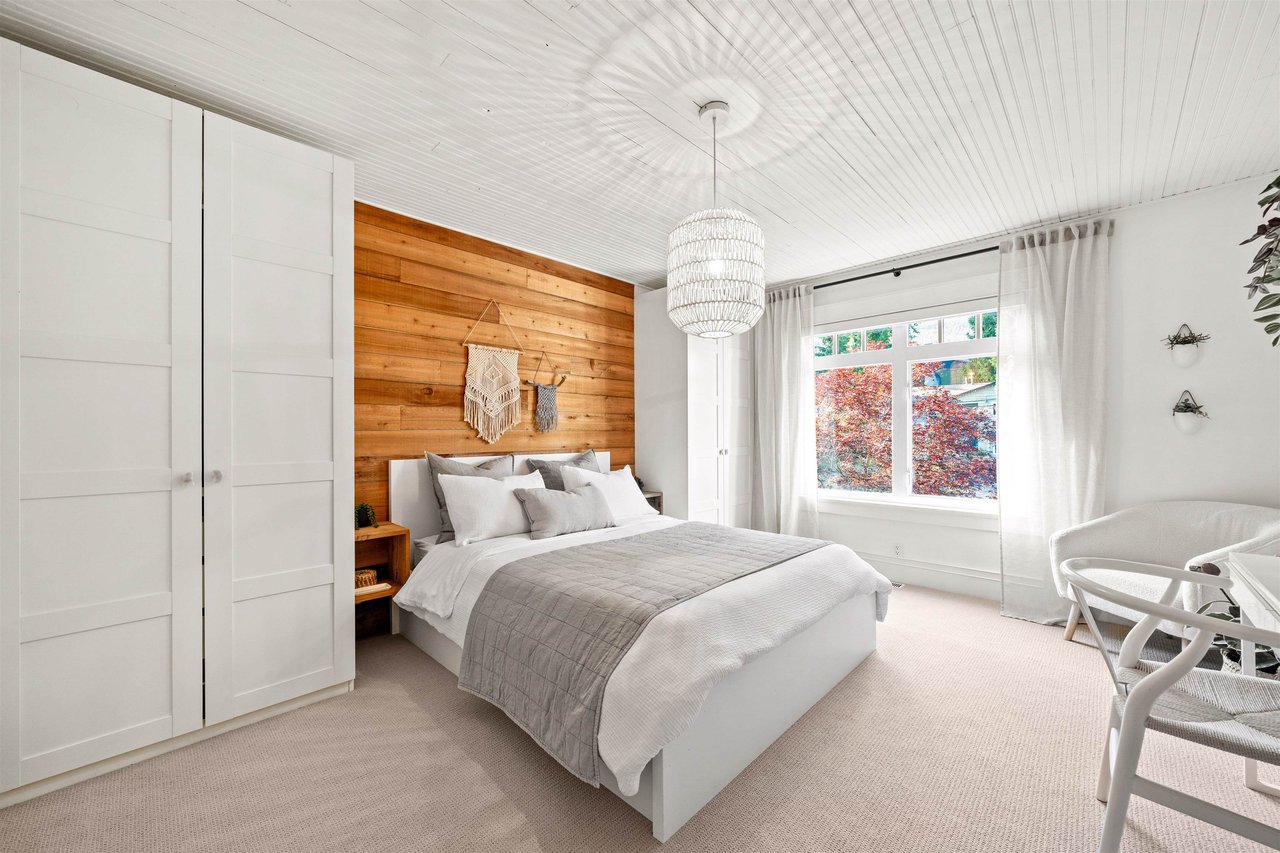 4365 Raeburn Street, North Vancouver