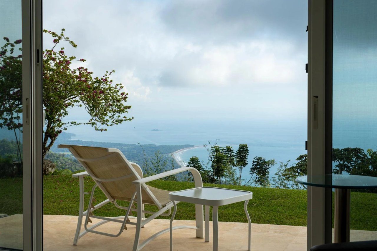 Solar Powered Luxury Home, Dominical, Puntarenas