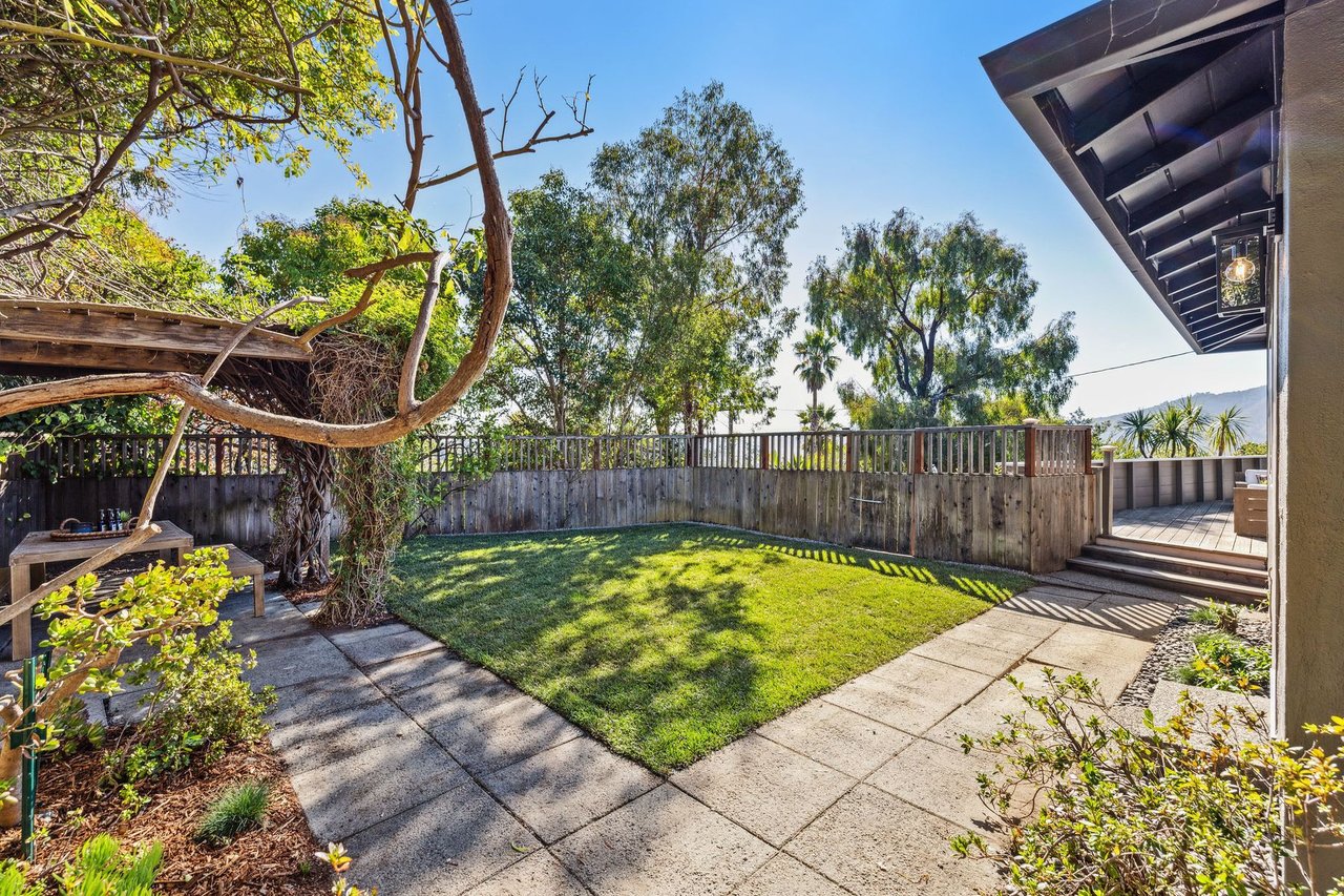 90 Altura Way