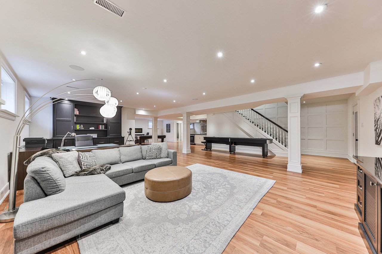 3293 Lakeshore Road, Burlington