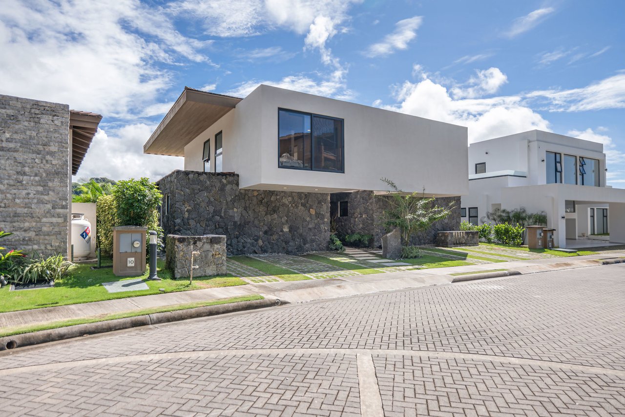 Tropical Modern Coastal Estate, Los Suenos, Puntarenas