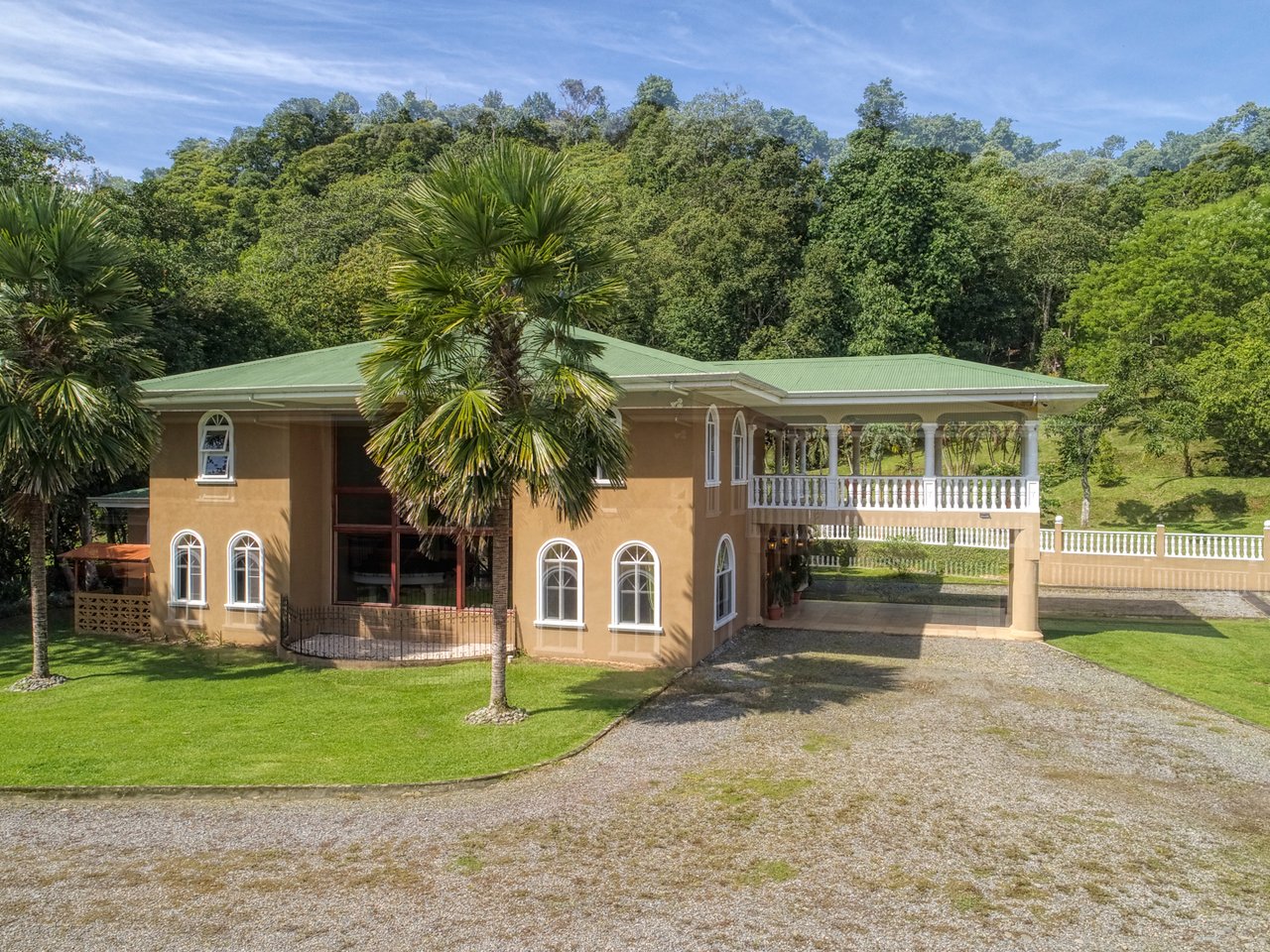 Waterfall Estate with Creek, Dominical, Puntarenas