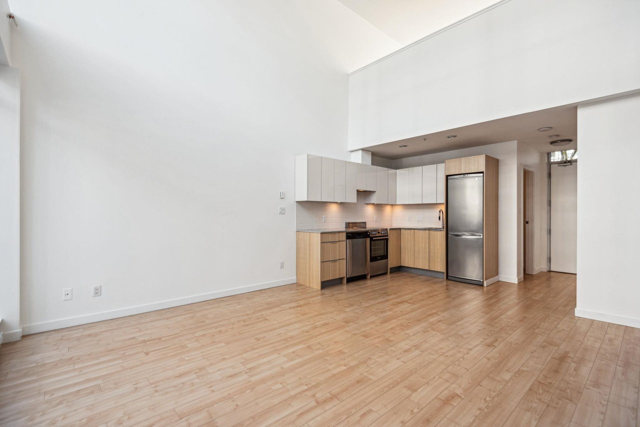 307-429 W 2nd Ave