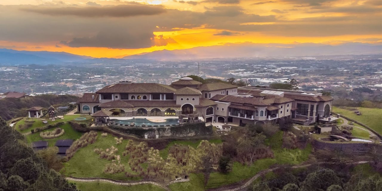 Tuscan Hilltop Luxury Estate, Santa Ana, San Jose