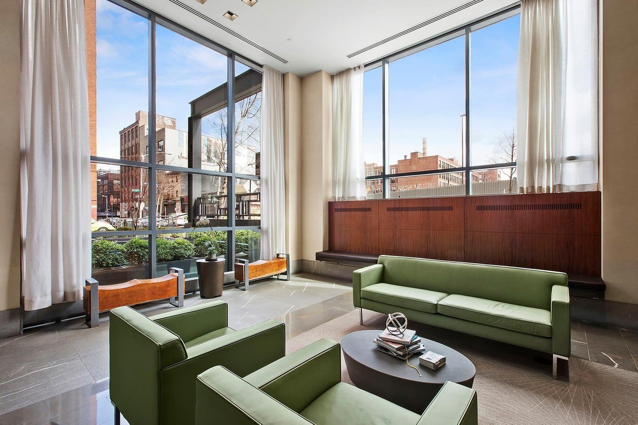 100 Jay St, #8A
