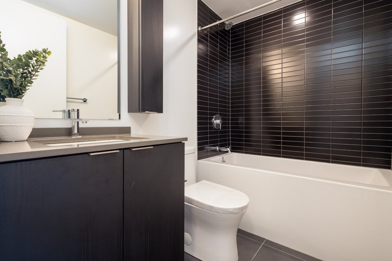 1508 – 86 Dundas St E