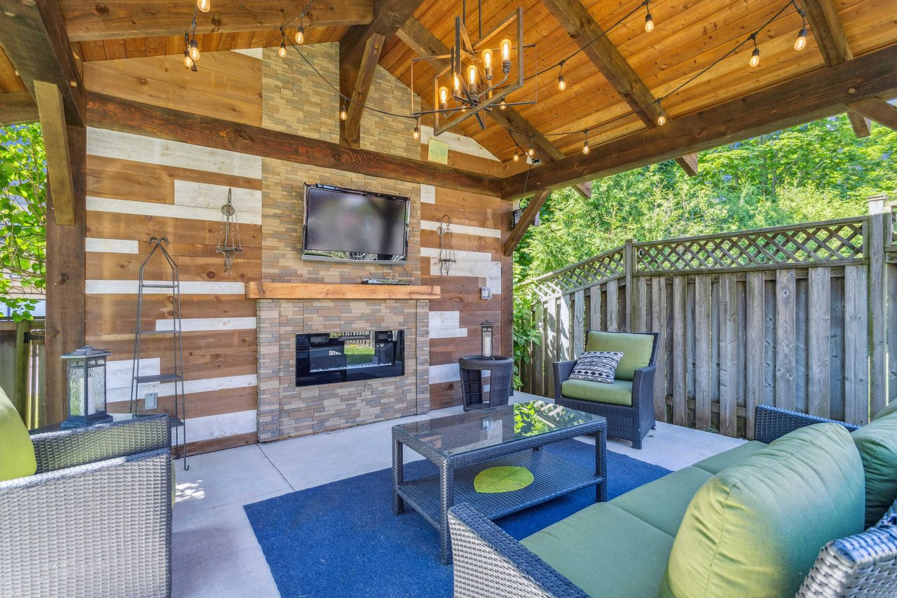 Updated Glen Abbey home with an Entertainers Backyard Paradise