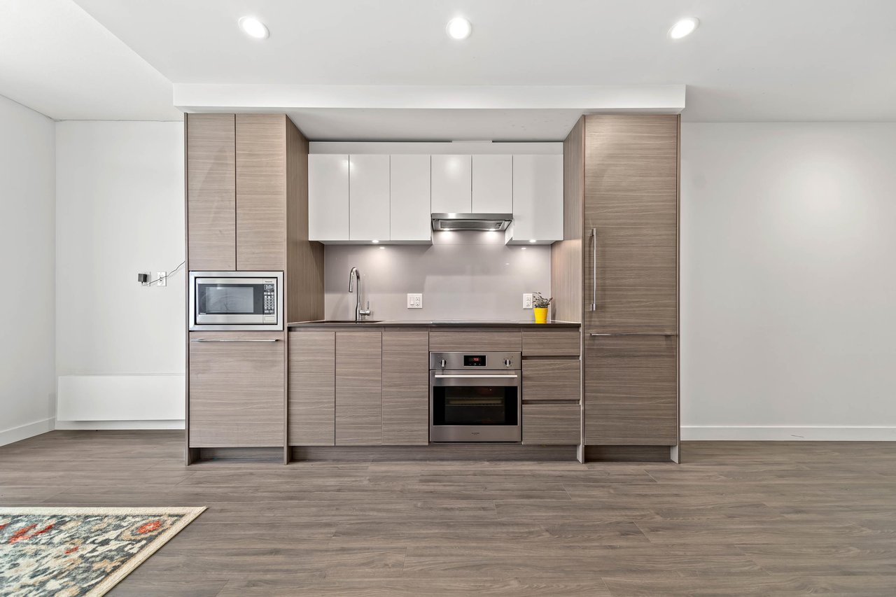 1701-13615 Fraser Hwy