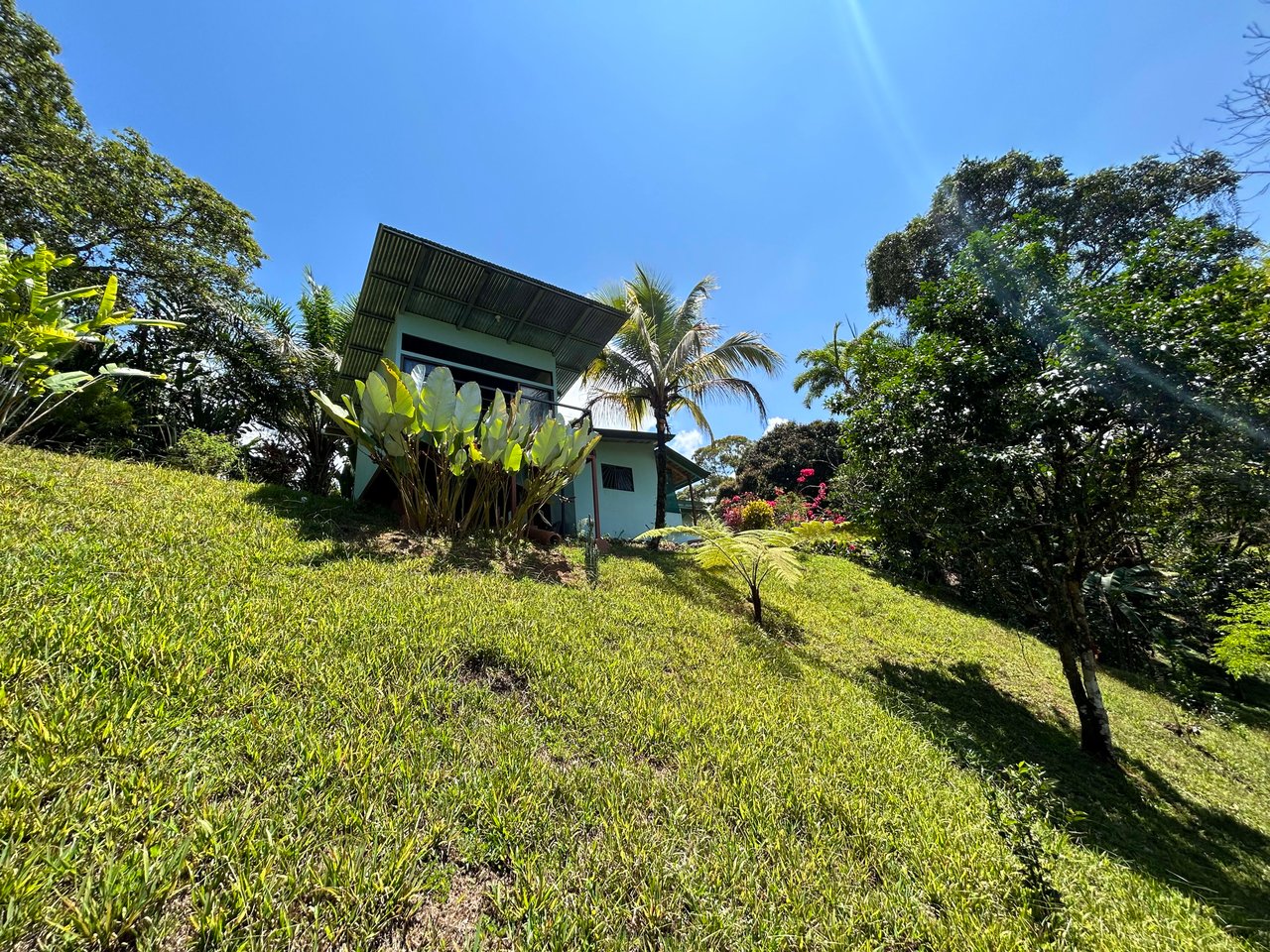 Casa La Luna, Cozy Home in Platanillo on 8 Acres of Land!