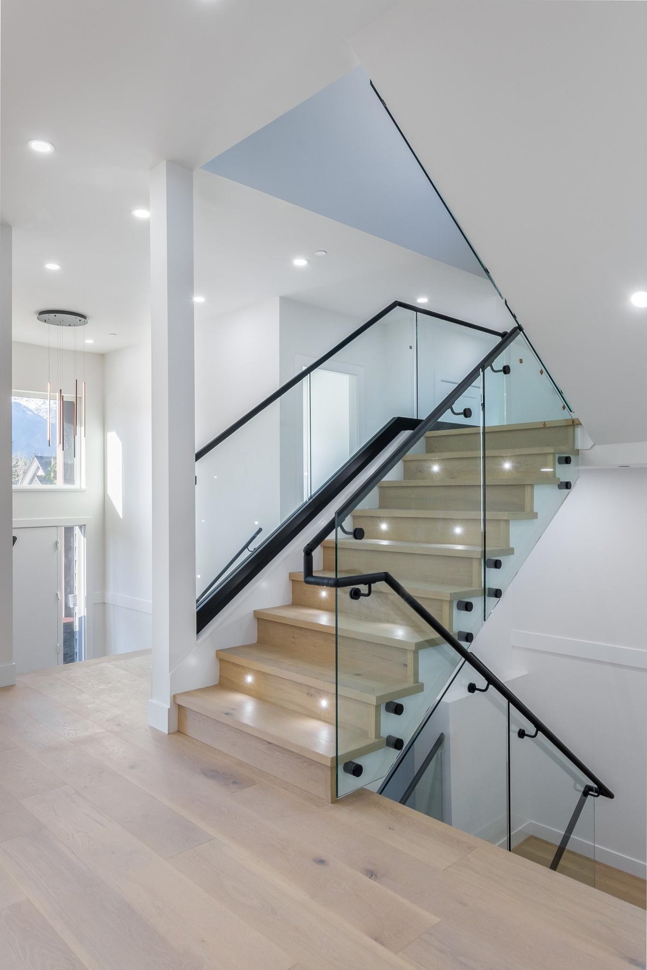1066 Jay Cres