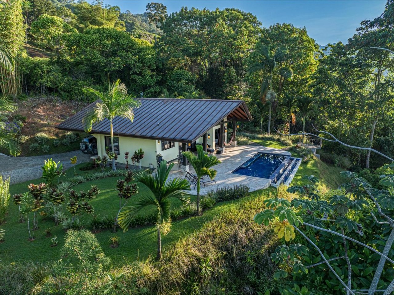 Whale Tail View Home, Dominical, Puntarenas