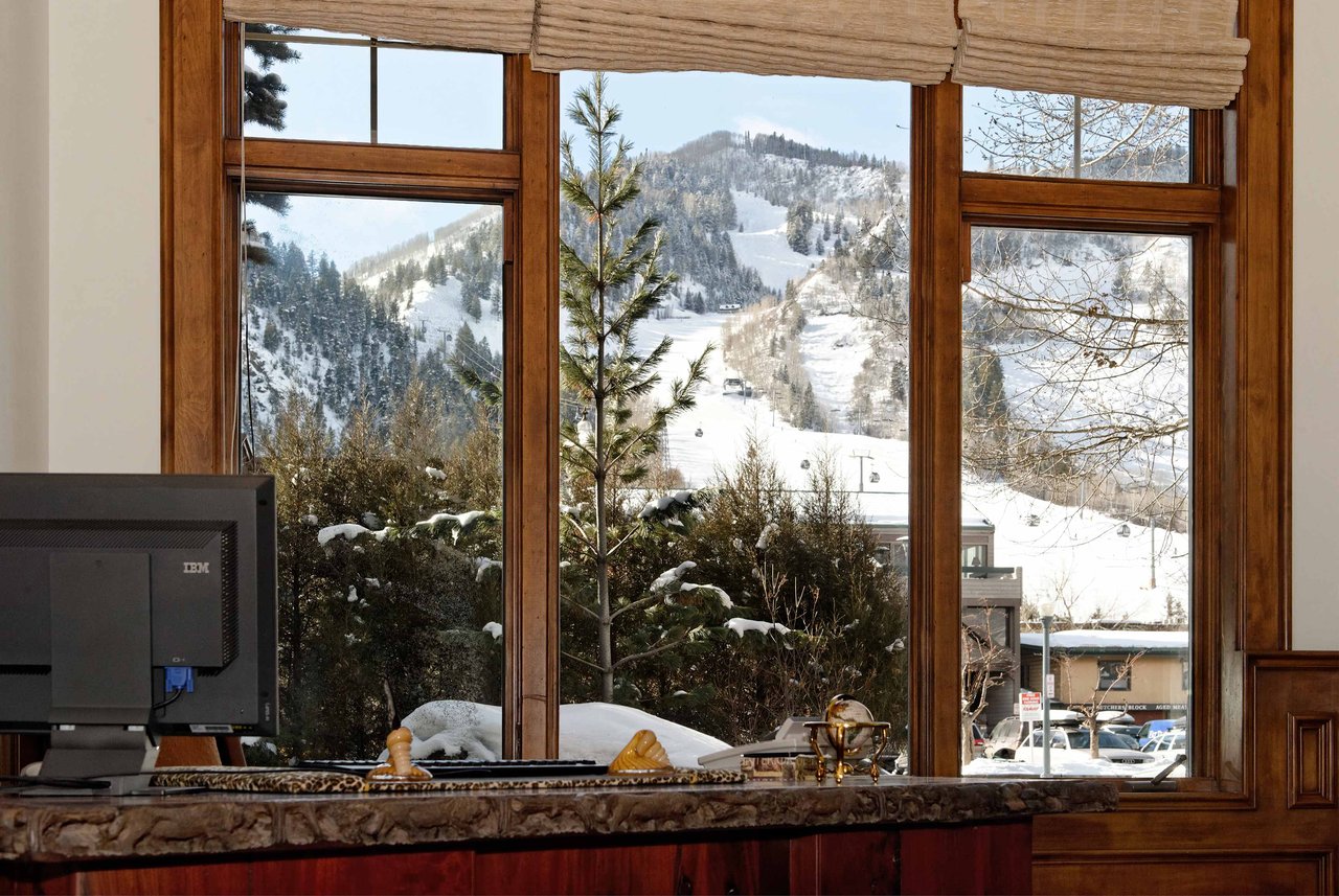 Amazing Townhome Just One Block from the Aspen Mountain Gondola