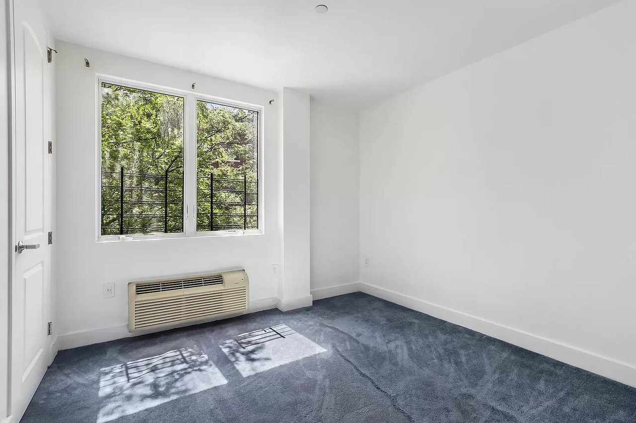 2155 Daly Ave, #4A