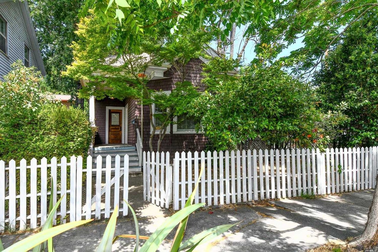 565 Brown Street