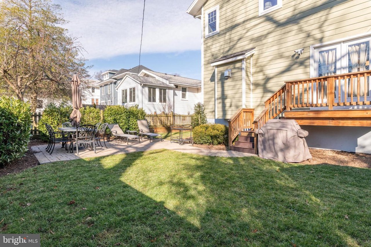 14 Caton St W