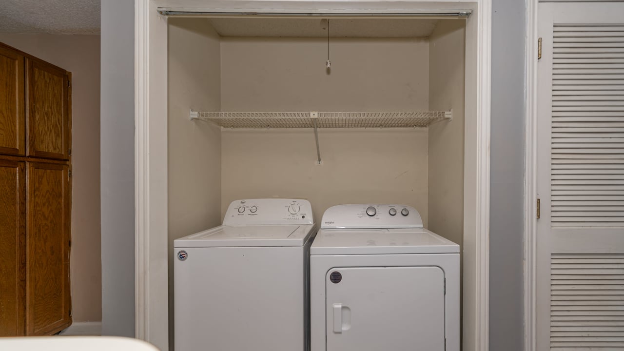 1 Bedroom Condo in Madison City!! Great Price!!