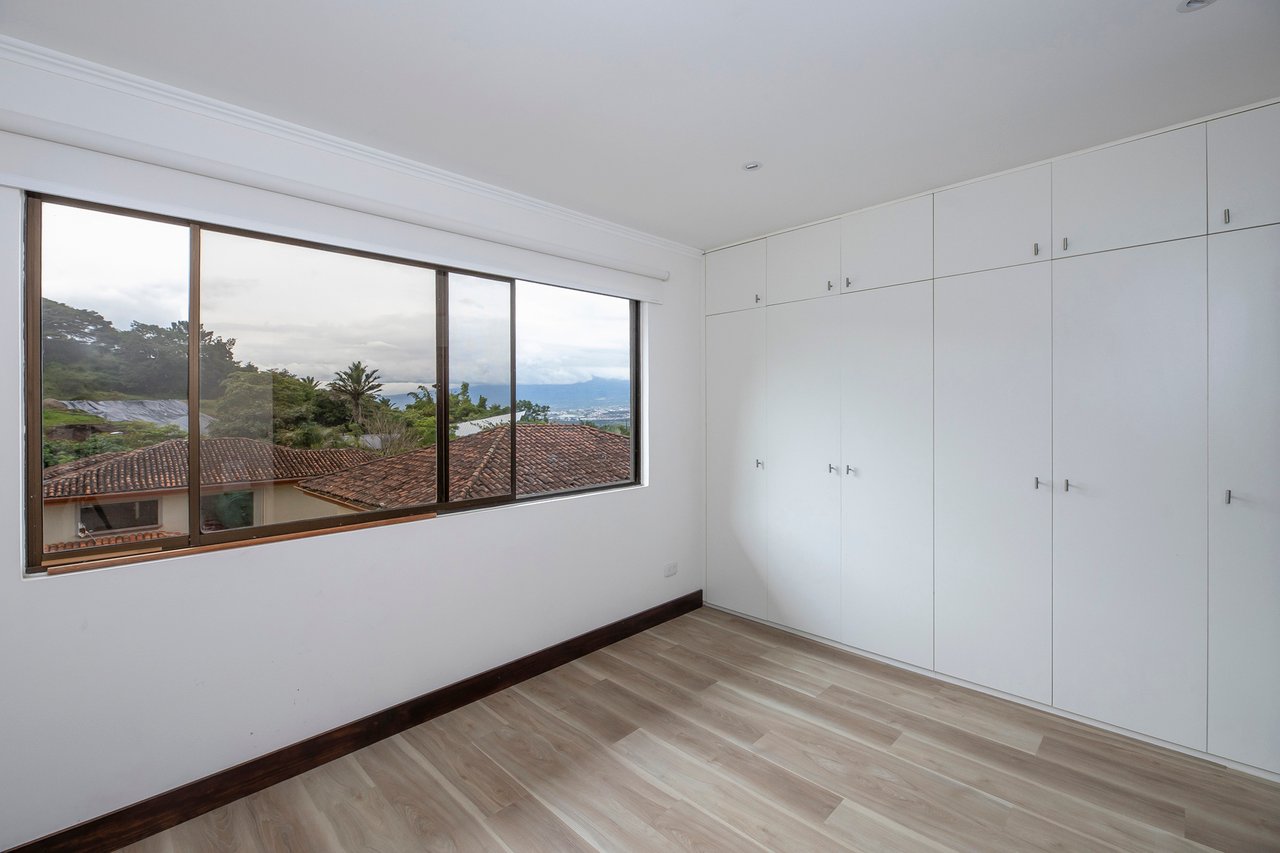 Remodeled Family Condo, Escazu, San Jose