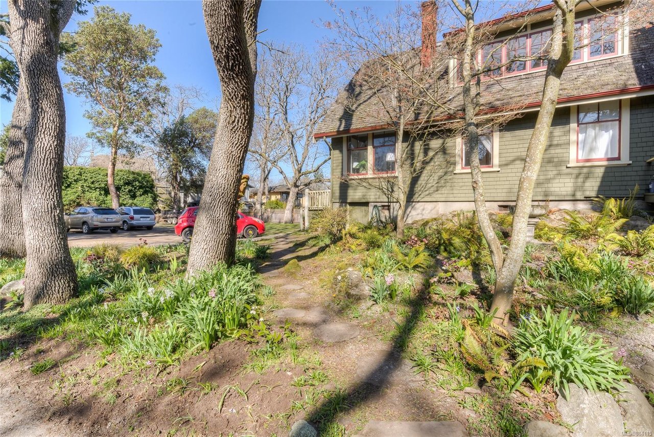1004 Terrace Ave