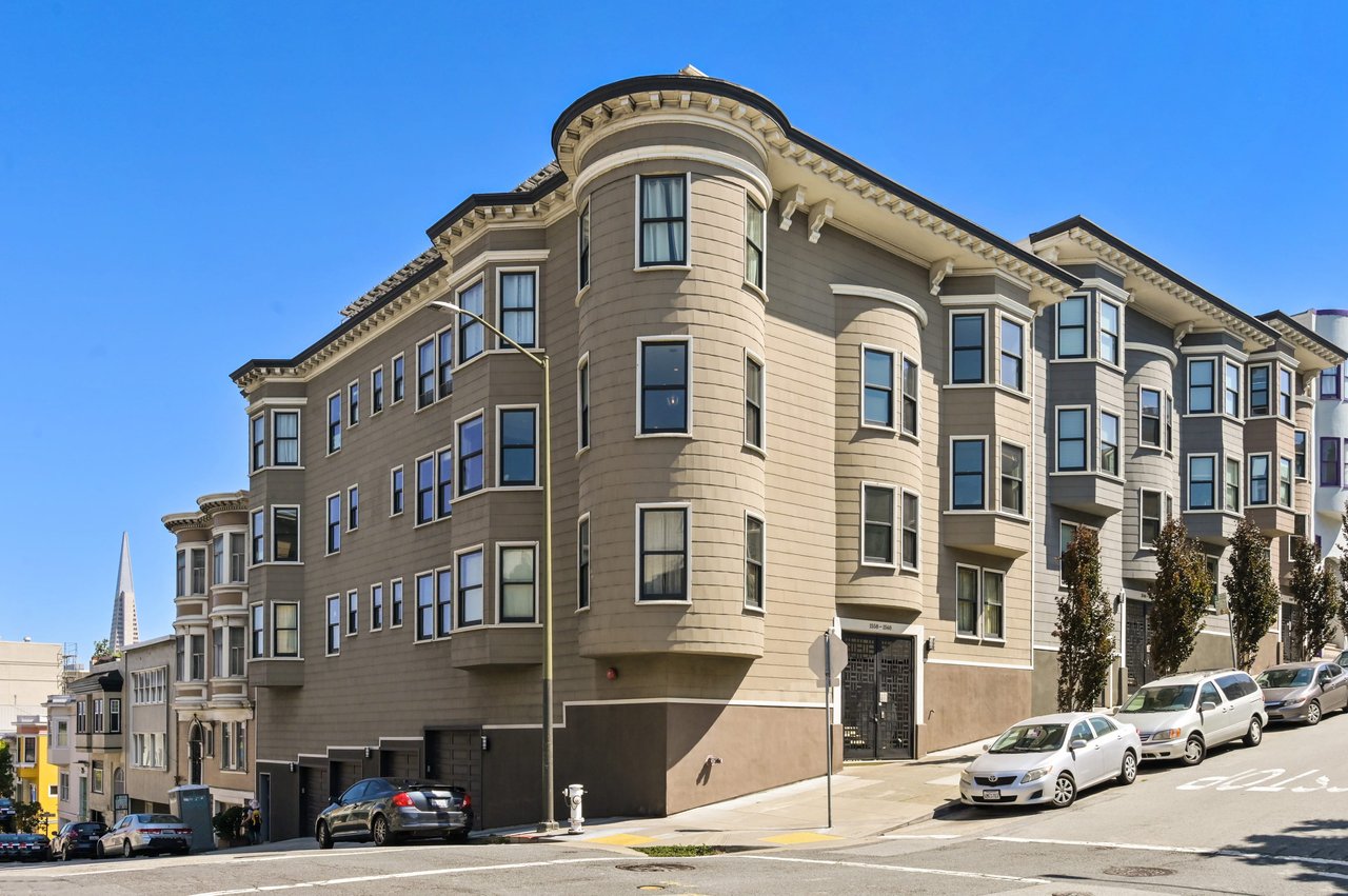 Modern View Residence at the Border of Russian / Nob Hill