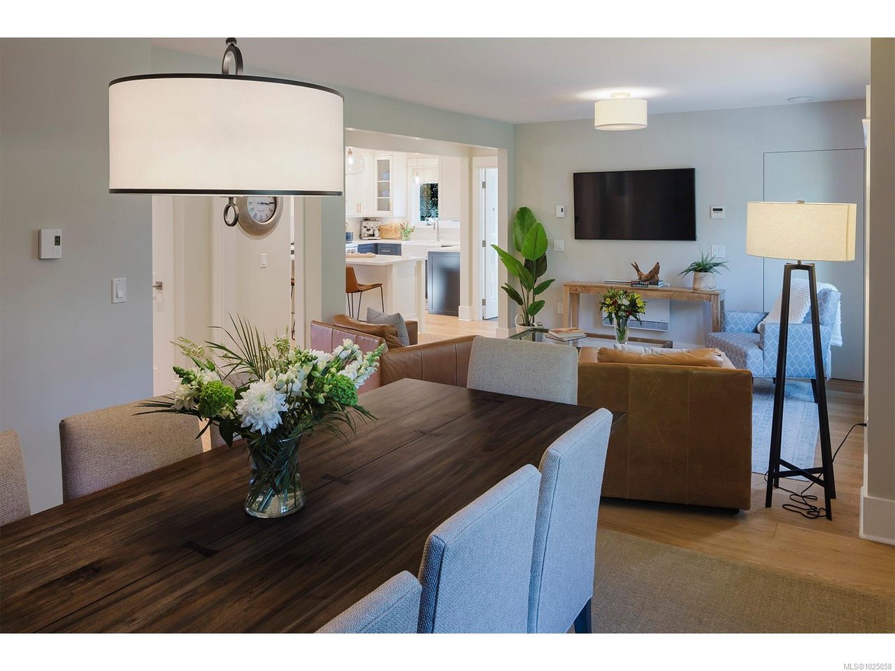 2350 Nottingham Rd, Oak Bay