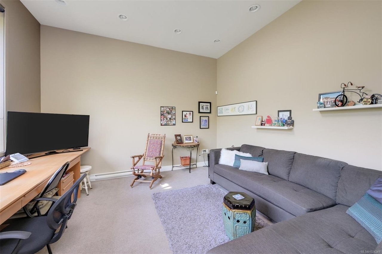 5299 Parker Ave
