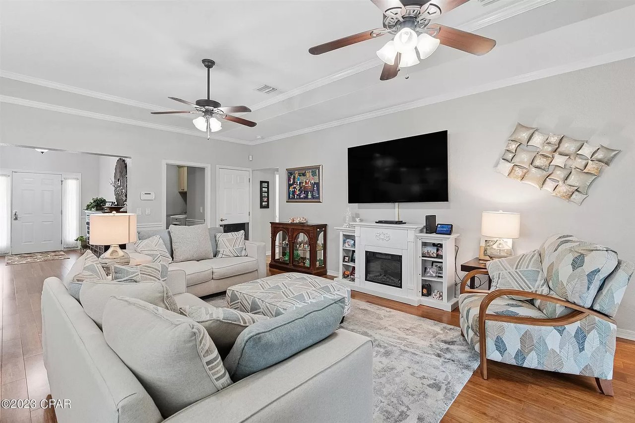 200 MIDDLEBURG Drive