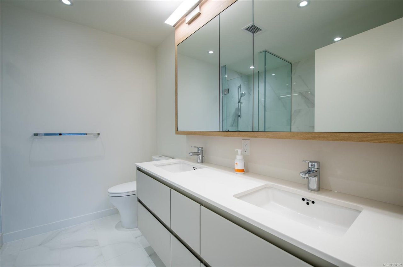 403-550 Michigan St