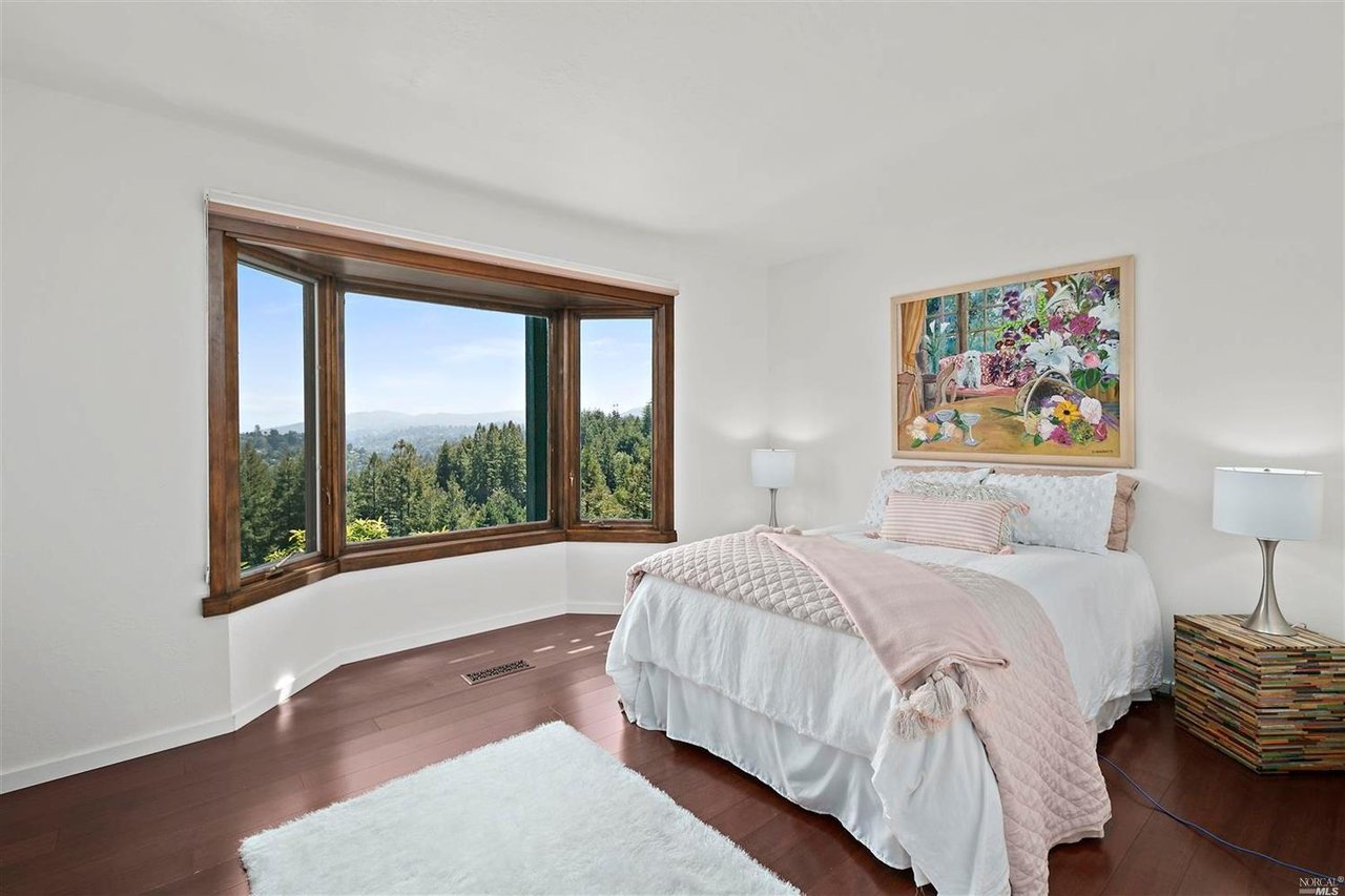 16 Manzanita Pl