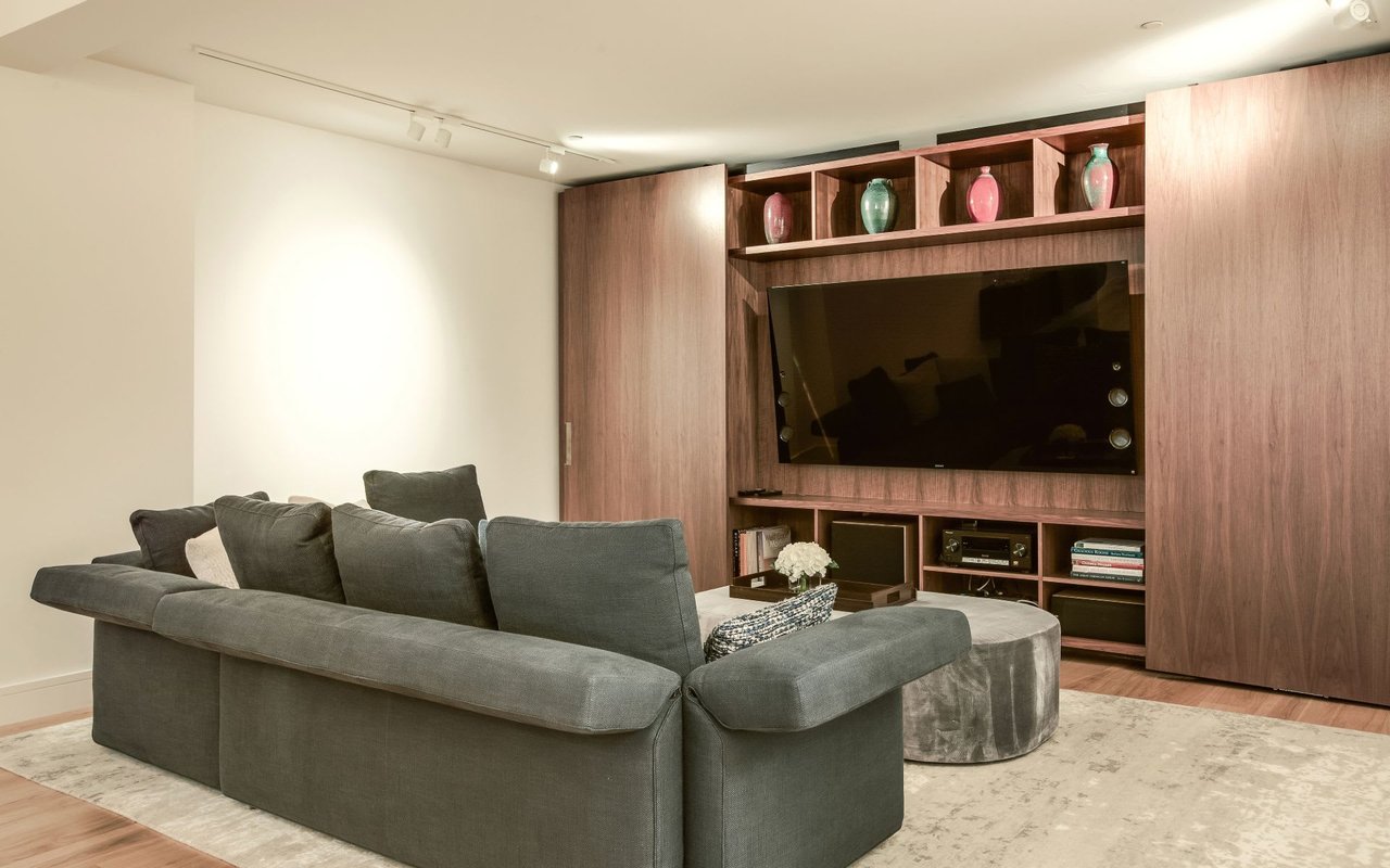 Two-Level Contemporary Nob Hill Apartment