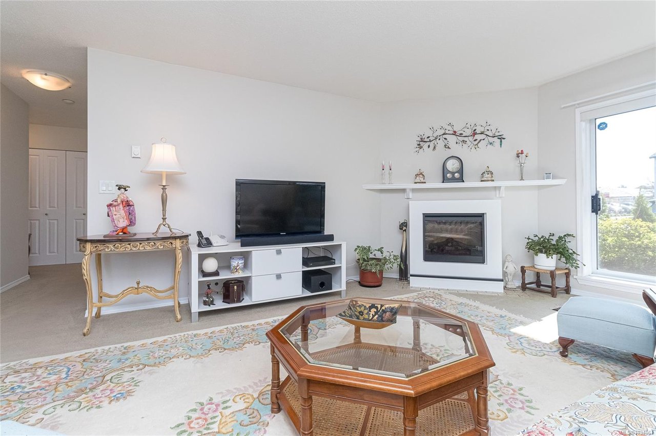 102-2360 James White Blvd