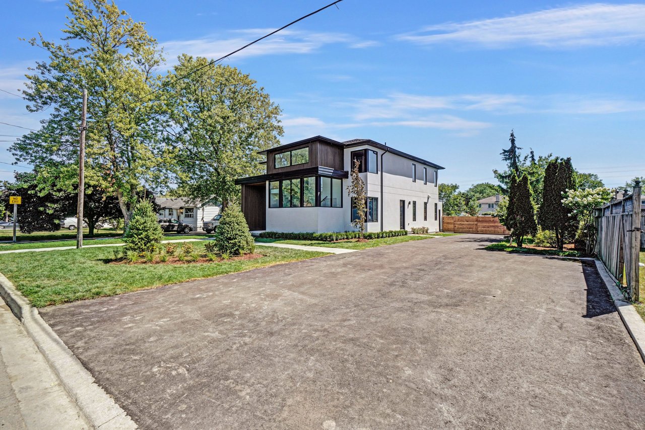 422 Marf Ave