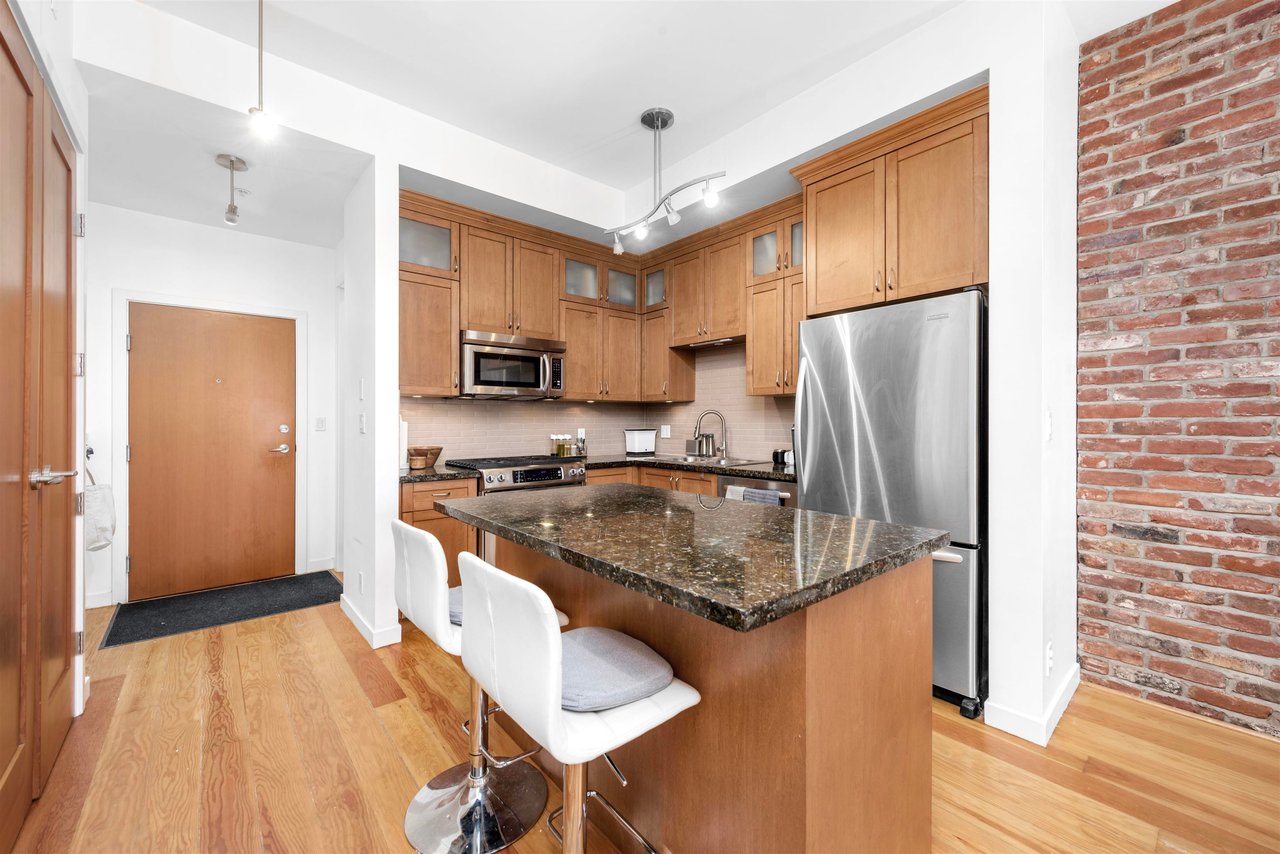 211-240 Salter St