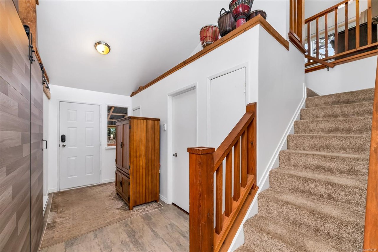 3398 Ridgeview Cres