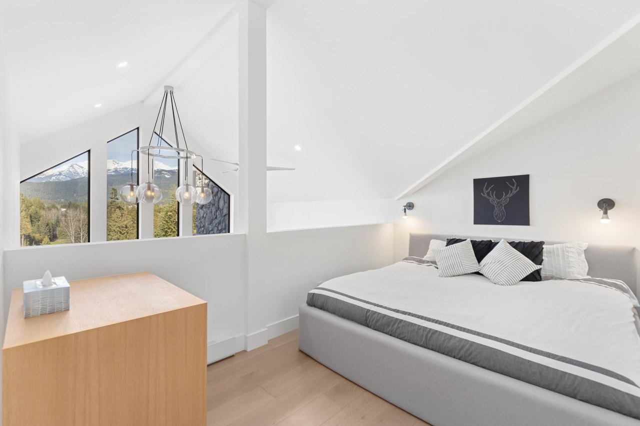 406-3317 Ptarmigan Pl