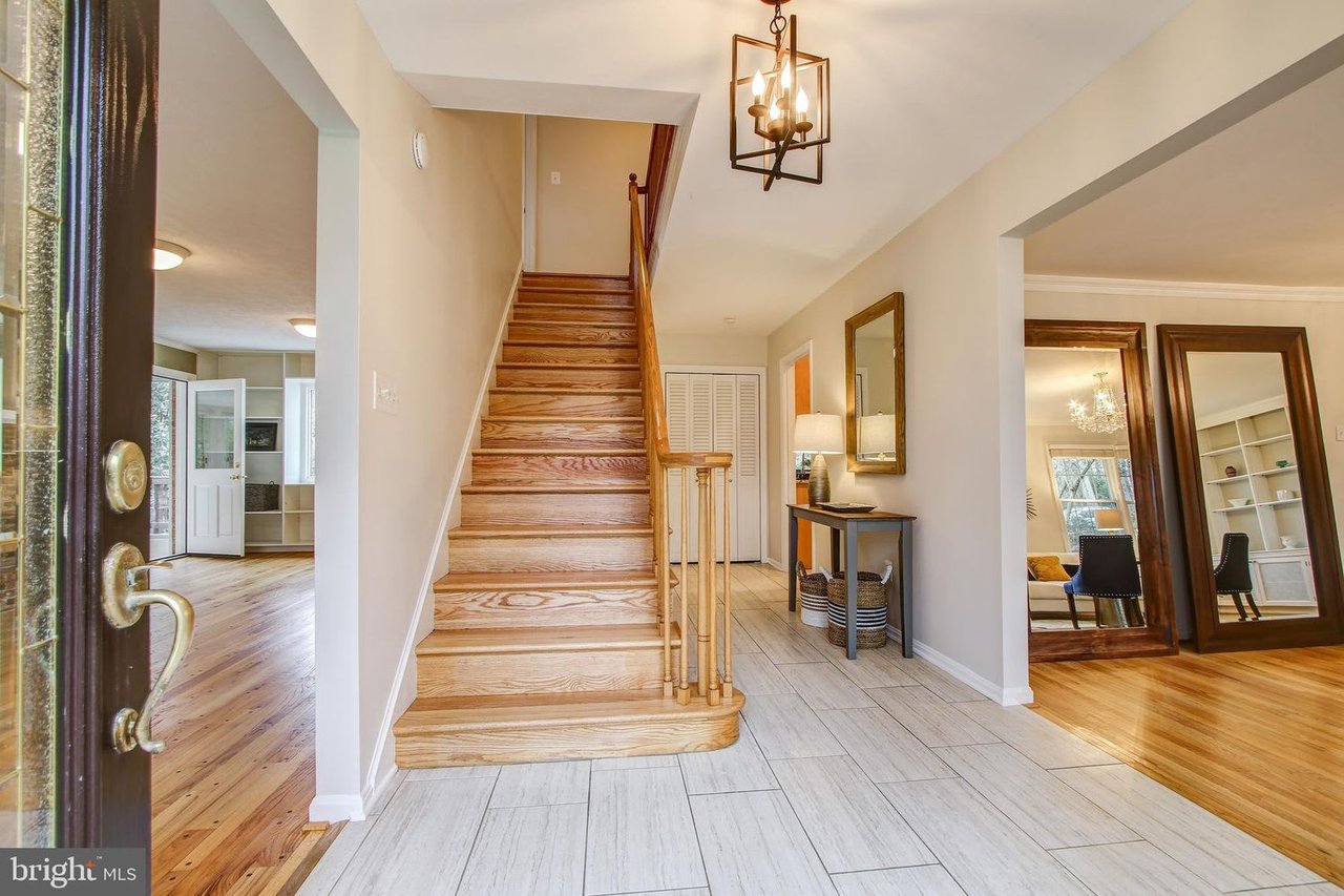 1553 Forest Villa Ln