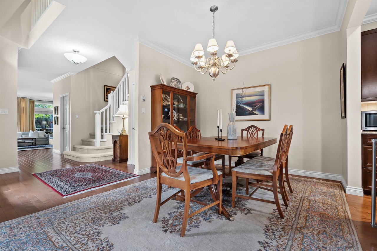 670 W 26th Ave