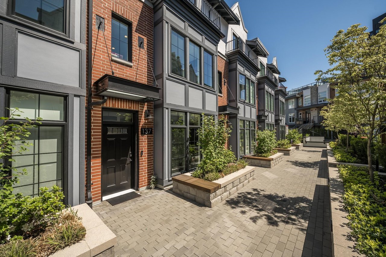 137-2070 Curling Road, North Vancouver