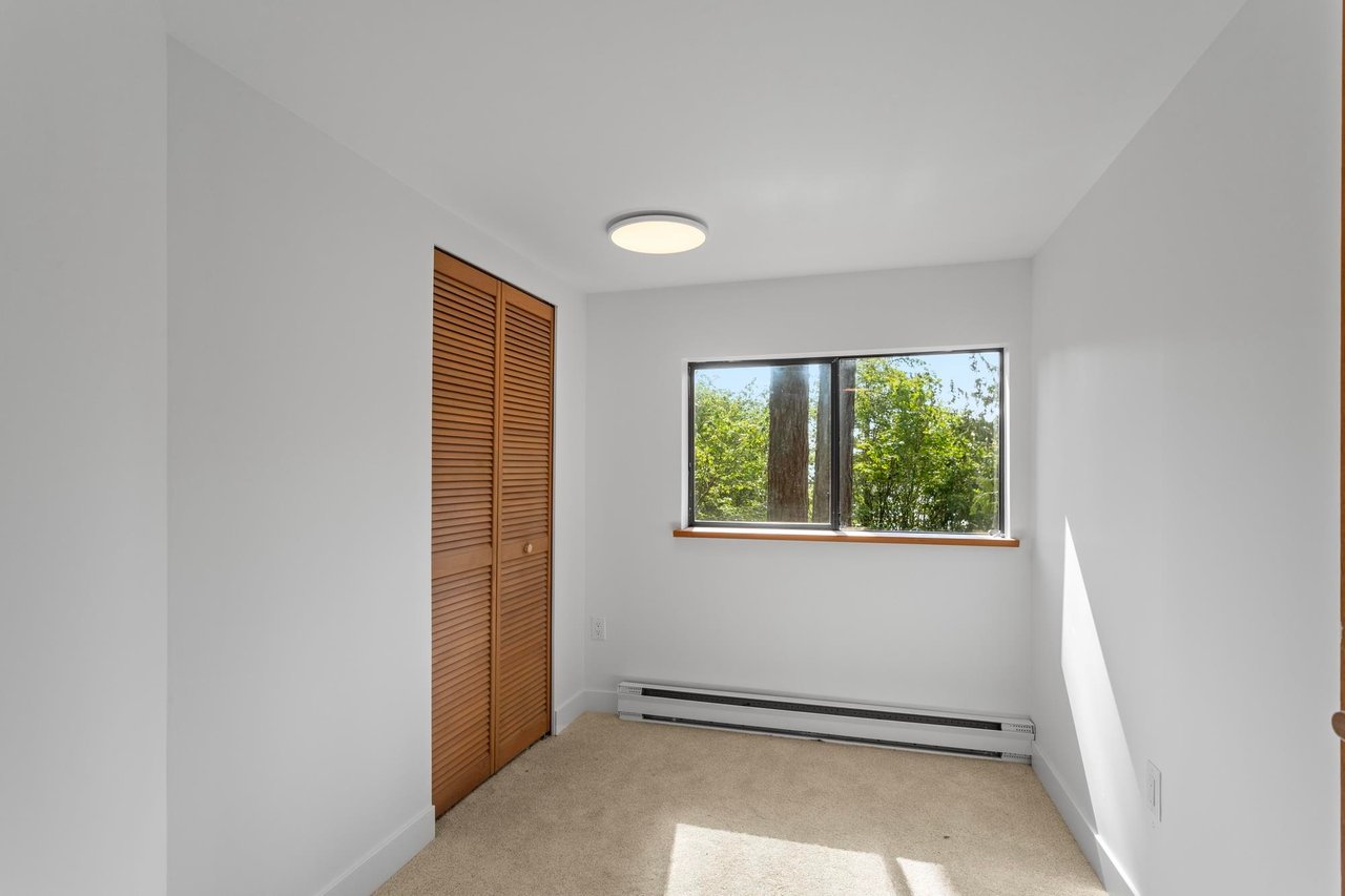 60 Sunset Dr