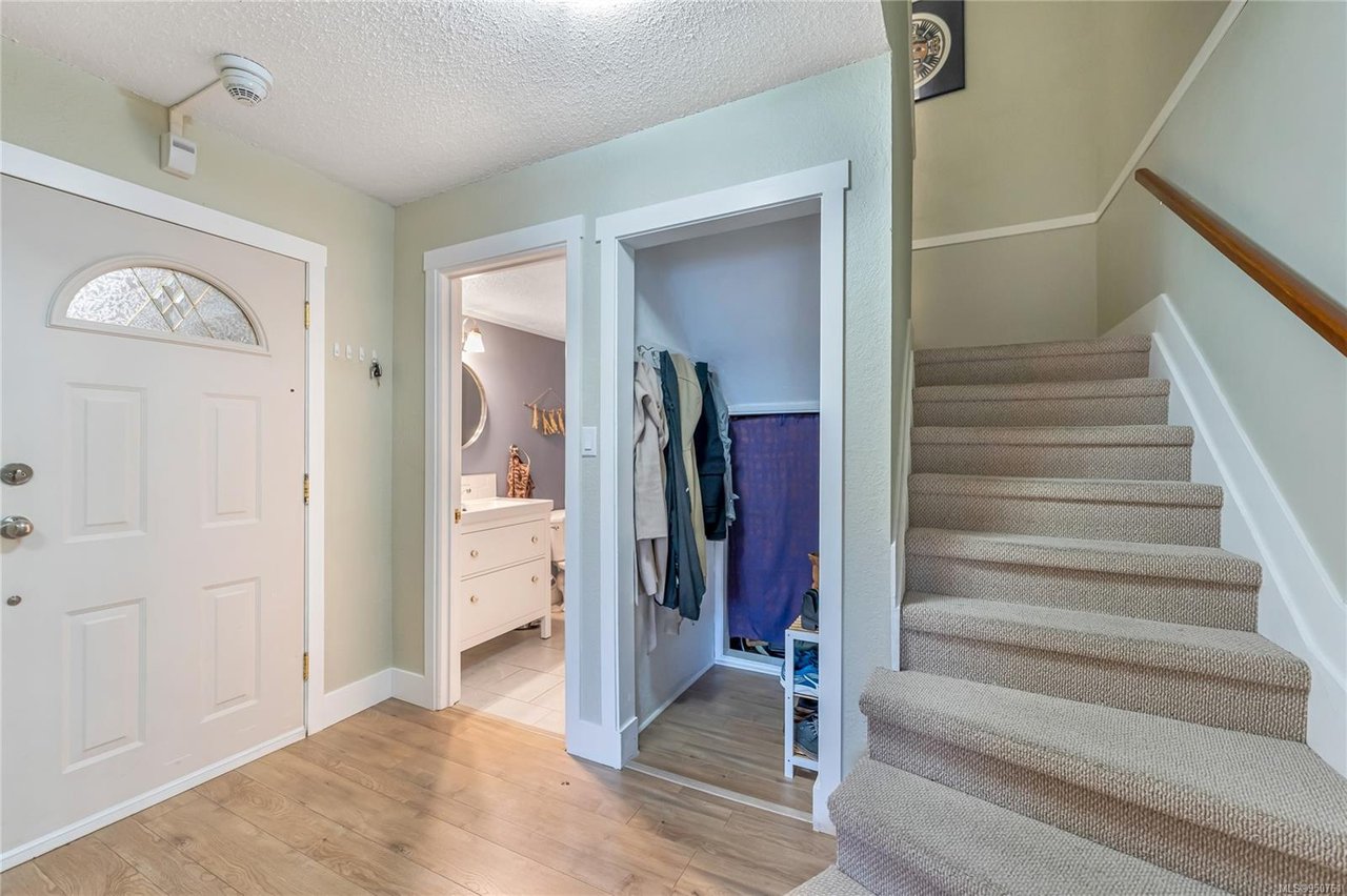 10-840 Craigflower Rd