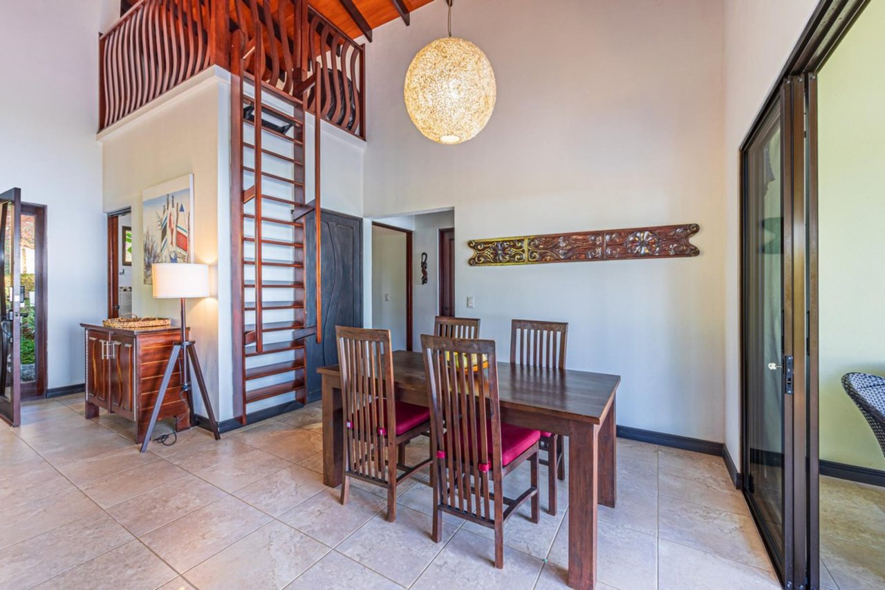 Whale Tail View Home, Dominical, Puntarenas