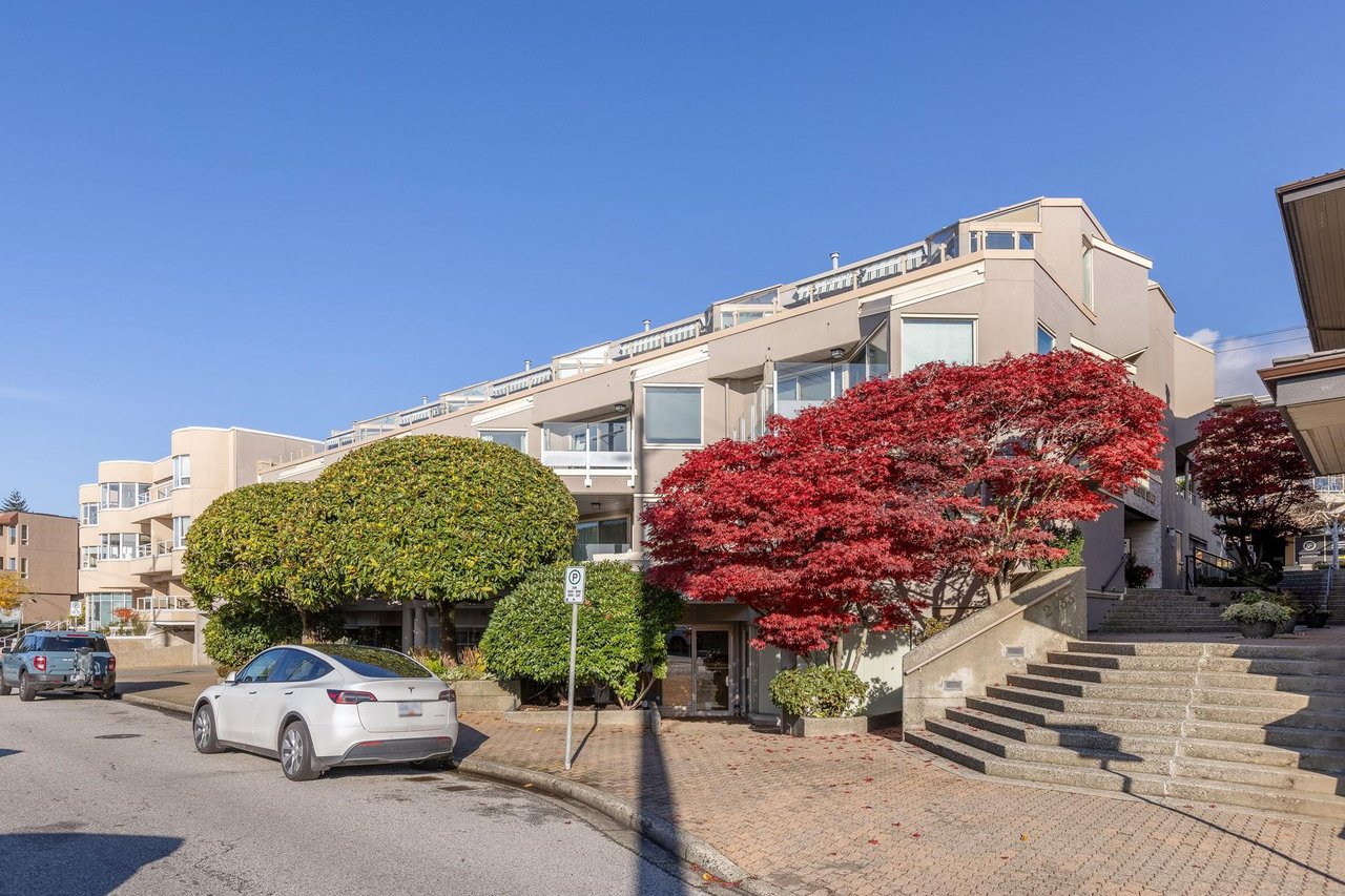 208-2433 Bellevue Ave