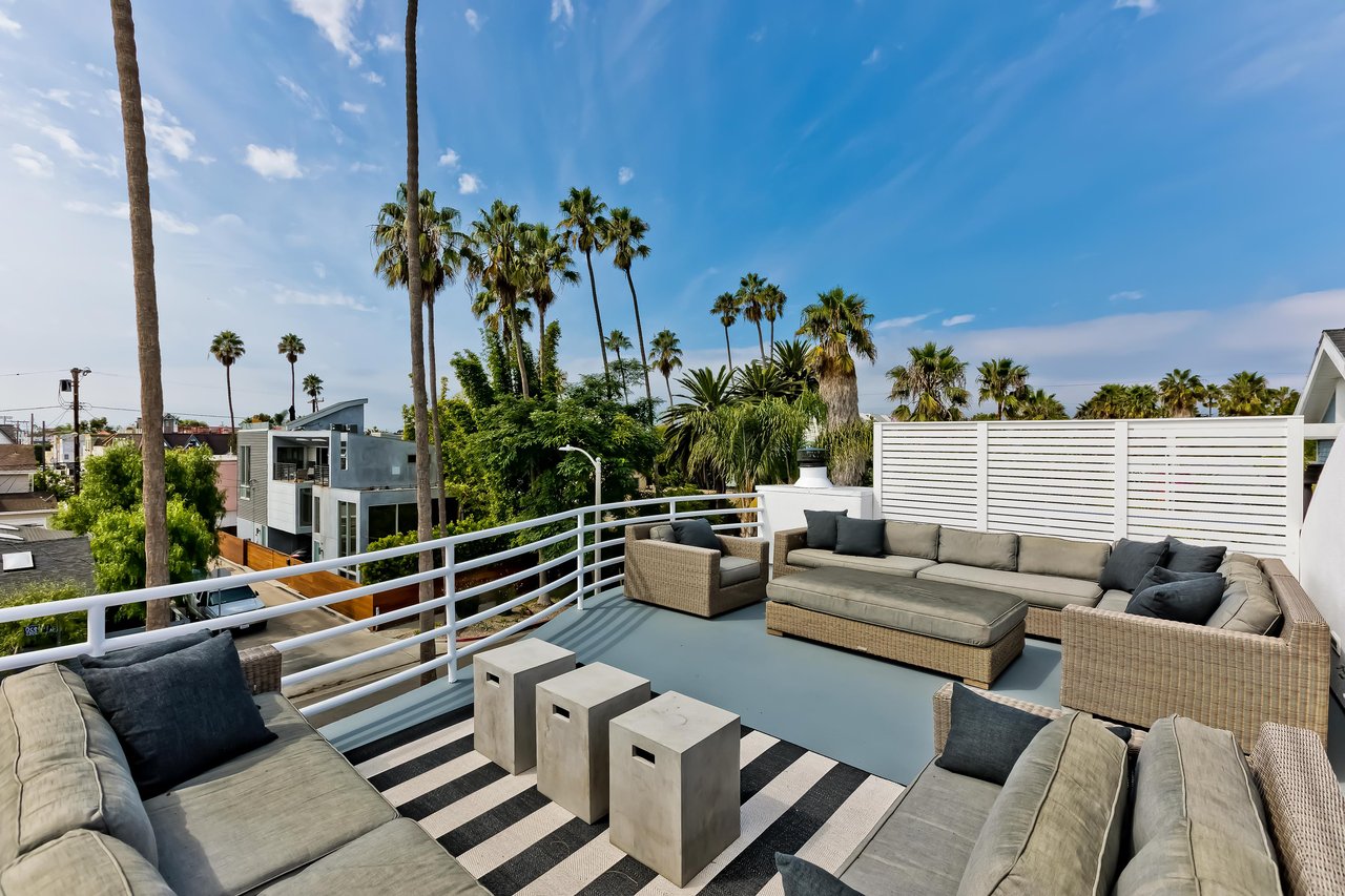 2332 Ocean Avenue, Venice 