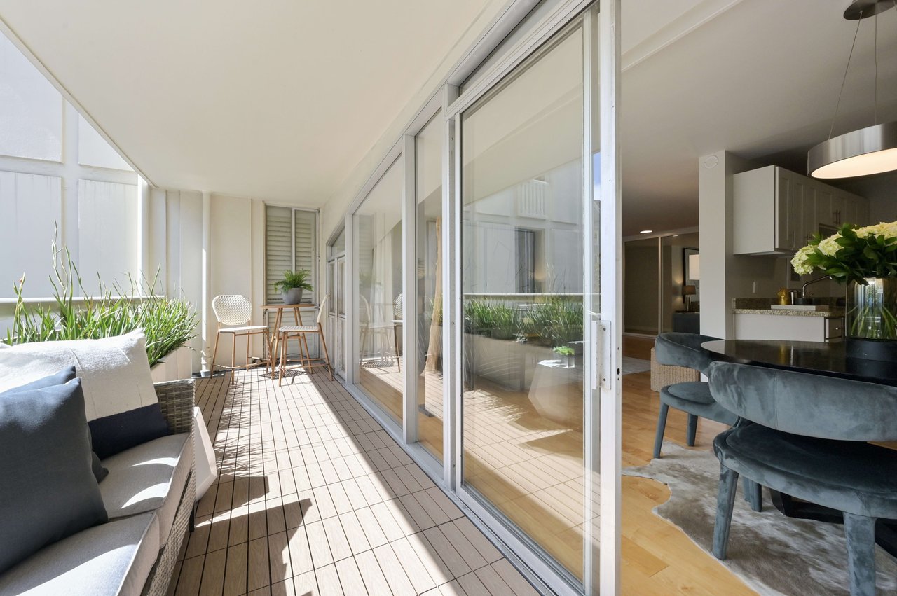 Large Condo & Terrace at 2200 Pacific
