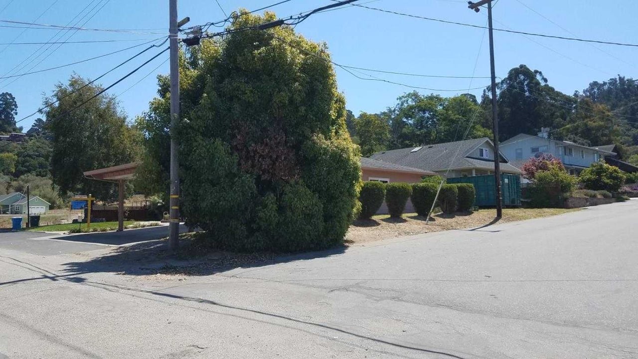440 Rose AVE